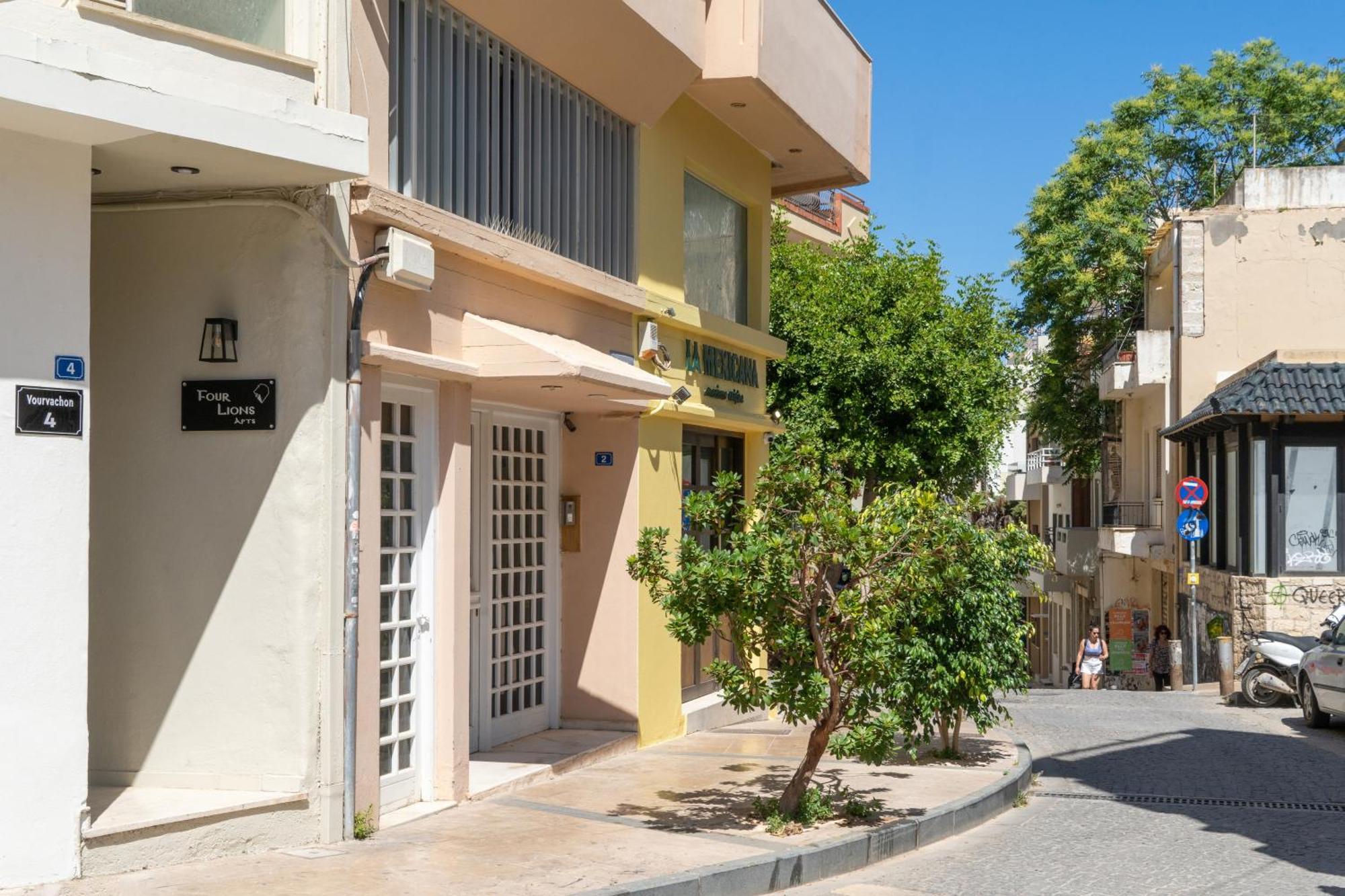 City Four Lions B Apartment